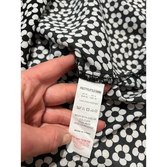 Pretty Little Thing Dress Women's Size 12 Short Sleeve Button Front Flor… - Picture 3 of 4